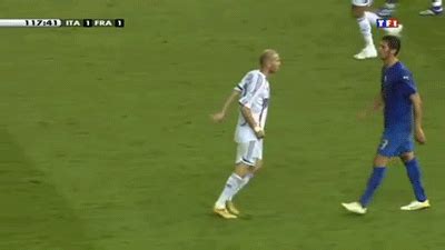 Please read loads of zidane headbutt gif images really funny check out my other gif vids and please comment and rate. Euro 2016 : vis ma vie d'allergique au football en gifs