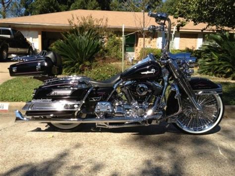 The harley davidson road king comes in several different styles, including classic. 84279ab01b1a35c494c8d356ea774e09.jpg 600×450 pixels | ロード ...