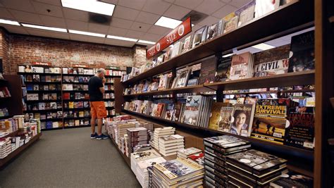 What will the death of Barnes & Noble do to bookstores? — Quartz
