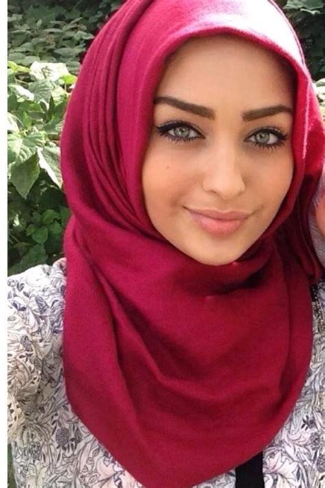 hidjab busty women twitter telegraph