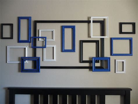 10 Empty Picture Frame Wall Decor