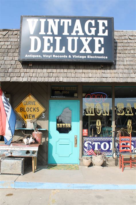 Vintage Deluxe - Record Store | Vinyl World