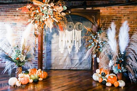 Diy Autumn Wedding Decor For Your Cozy Fall Wedding Lily And Lime