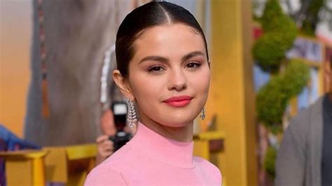 Selena Gomez Is Launching Her Makeup Line — Rare Beauty Fpn