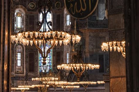 Günümüzdeki ayasofya gerginliğininin nedeni nedir? Hagia Sophia (Innen) redaktionelles bild. Bild von ...