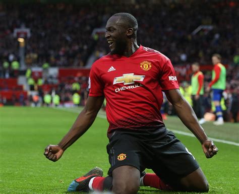 Lukaku can now revive his career in serie a, and while neville says he has no issues with his talent, he has seemingly accused him of thinking he's bigger than man utd. PSG in for Man United forward Romelu Lukaku? | Football Extras