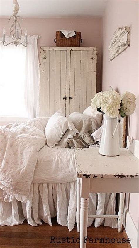 33 Cute And Simple Shabby Chic Bedroom Decorating Ideas - EcstasyCoffee