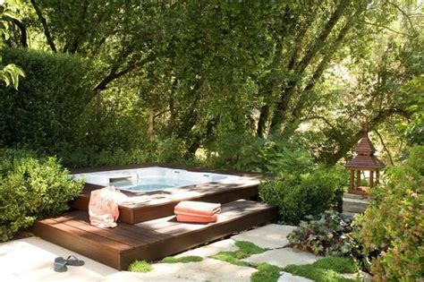22 Outdoor Living Spaces With Jacuzzi Tubs And Beautiful Yard