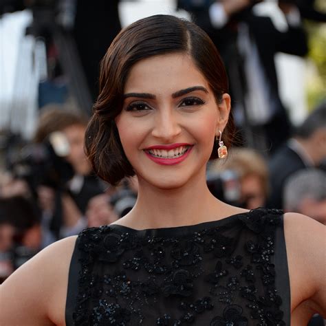 50 Sonam Kapoor Latest Hot Photos And Hd Wallpapers