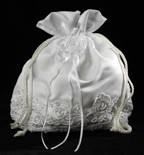 These stylish bridal money bags are a great way to collect all the wedding cards from your guests and are a simple alternative to having a wedding card box at your reception. White Satin with Lace Detailing Money Bag Purse - Wedding ...