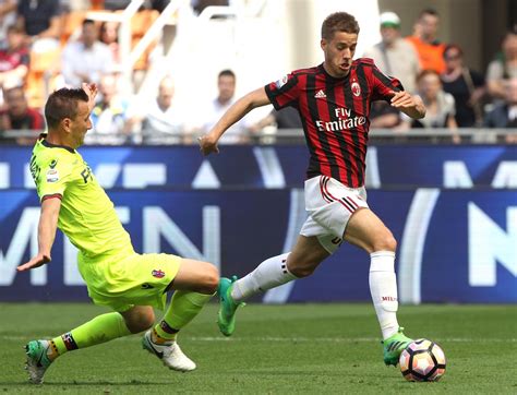 Mario pašalić is equally adept playing with either foot. Chelsea midfielder Mario Pasalic 'closer than ever' to ...