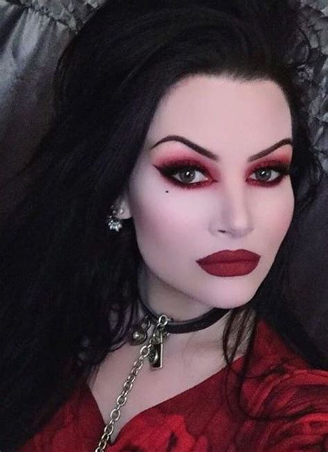 Spooktacular Vampire Makeup Ideas You Need To See For Halloween 25