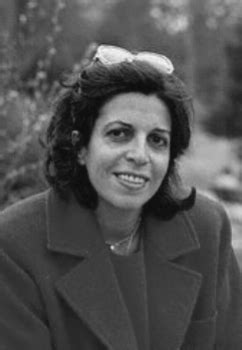 He had 10 ships and 40 sailors. Christina Onassis - Phantis