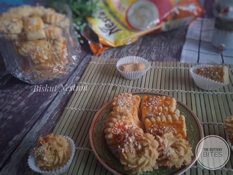 Seterusnya adalah sekut nestum yang diskodeng dari blog kak wan. Resepi Biskut Nestum Rangup - The Buttery Bites