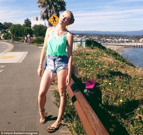 Ireland Baldwin Gets Creative With Starfish On Twitter And Dont Worry