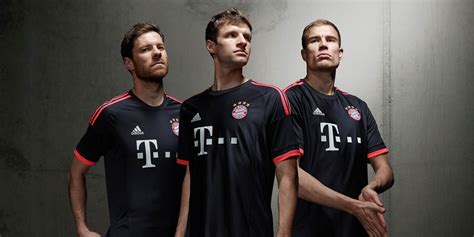 69,87 € 69,87 € kostenlose lieferung. FC Bayern München 15-16 Kits Released - Footy Headlines