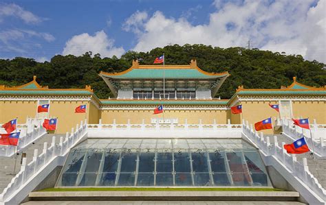 Conveniently located bus stops and subway stations provide easy access to transportation. Taipei National Palace Museum Photo, Taipei National ...