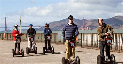 Elle fut nommée ainsi par les espagnols car elle servait de refuge à de nombreux pélicans ( alcatraz est le nom espagnol actuel du fou de bassan ). 3-stündige Segway-Tour durch San Francisco