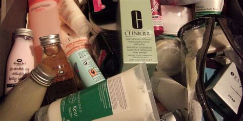 10 Things Every Woman Should Purge From Her Bathroom The Huffington Post