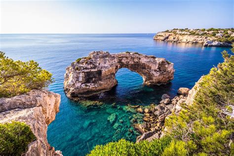 17 Beautiful Sea Arches You Must Visit Before Its Too Late
