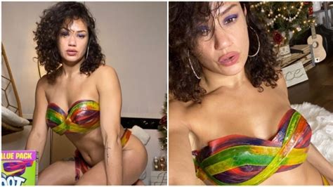 Good Enough To Eat Ex UFC Stunner Pearl Gonzalez Wraps Naked Body In