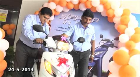 Activa comes with the power of 125cc and a solid metal body, your ride becomes the only eye magnet on the road. Honda Activa 125CC Review Features Specs Price In India ...