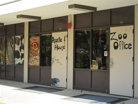 Reptile House Entrance Zoochat
