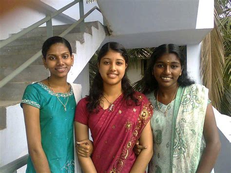 Beautiful Indian Girls Homely College Girls In Group Fotos Chennai