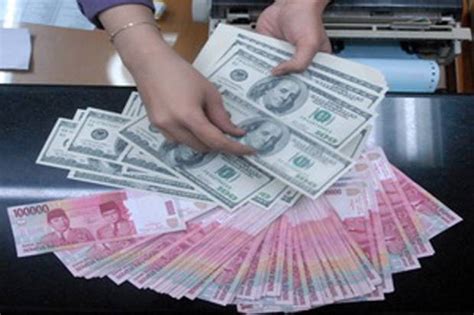 Harga BBM Belum Naik, Rupiah Diprediksi Bergerak ke Rp15 ...