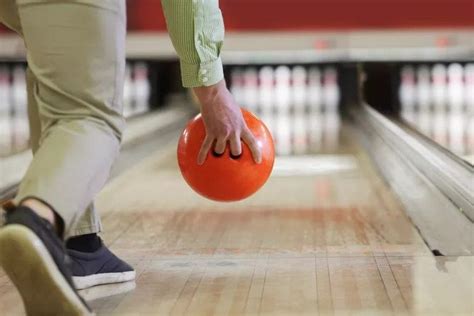 7 Easy Steps On How To Get Good At Bowling Demotix