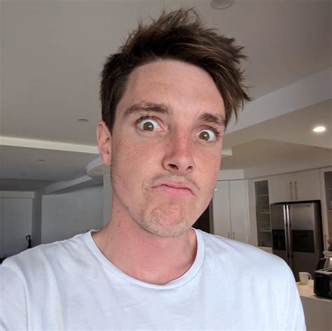 Today we revisit some of @lazarbeam 's classic memes and see if they still work in season 4! LazarBeam Rankings & Opinions