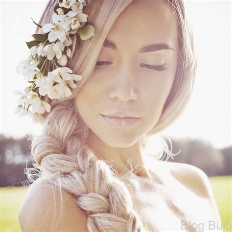 20 Easy Beach Wedding Hairstyles Thatll Be The Talk Of The Night