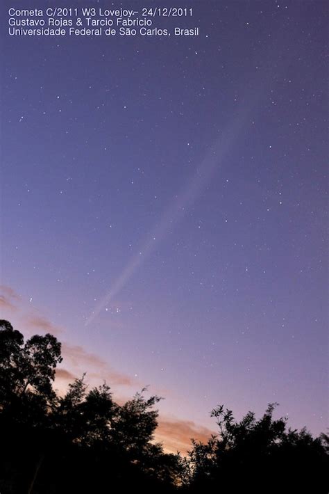Comet Lovejoy In Morning Twilight Gustavo Rojas Sky And Telescope