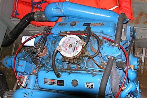 Crusader V-8 350 Marine Engine - Winnipesaukee PhotoPost ...