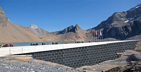 When it was built, muttsee was the longest dam in switzerland and the highest dam in europe. A photovoltaic system at the Muttsee