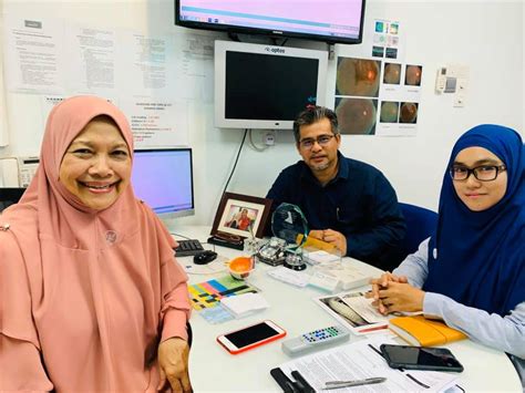 Prof muhaya subscribed to the view that women must celebrate male leadership and strength as prescribed by god. Niat Nak Lihat Kaabah Dengan Jelas, Wanita Ini Tekad Buat ...