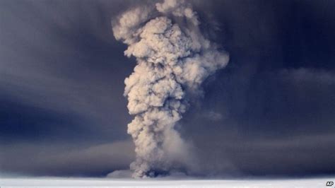 Iceland Volcano Grimsvotn Eruption Hits Flights Bbc News