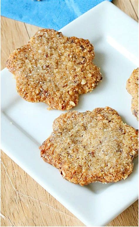 Crispy Hazelnut Cookies