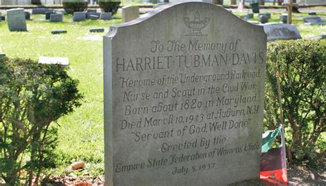 The underground railroad was the term used to describe a network of meeting places, secret routes, passageways and safe houses used by slaves in the u.s. The Underground Railroad - Life in the Finger Lakes