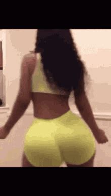 Girls Shaking Butt GIFs Tenor