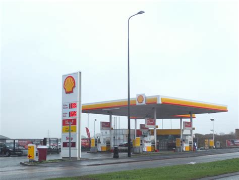 Shell Service Station On The A49 © Gary Rogers Geograph Britain