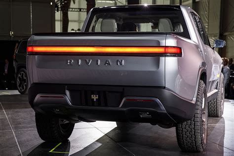 Amazon Gm Eye Rivian Investment In Electric Pickup Trucks Crains