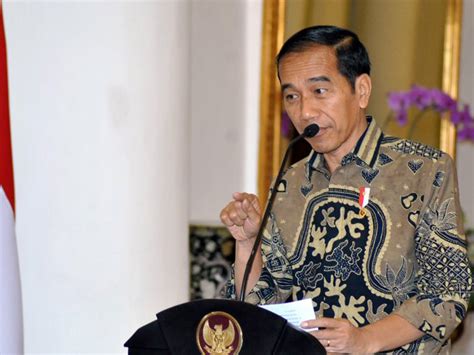 Faktanya, foto tersebut adalah pertemuan sby dan jokowi sebellum dilantik menjadi presiden di nusa dua bali 2014 lalu. BPJS Bengkak dan Polemik KPK, Jokowi Didesak Mundur | Tagar