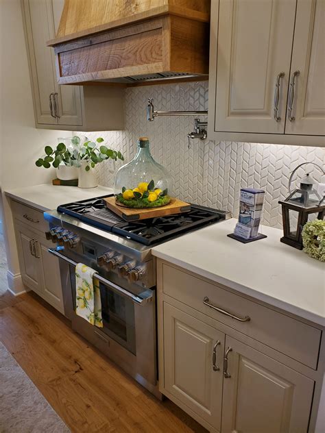 You can find quartz countertops, granite countertops, marble countertops, and solid surface countertops that are perfect for your kitchen or bathroom! Quartz Countertop | Kitchen countertops, Quartz kitchen ...