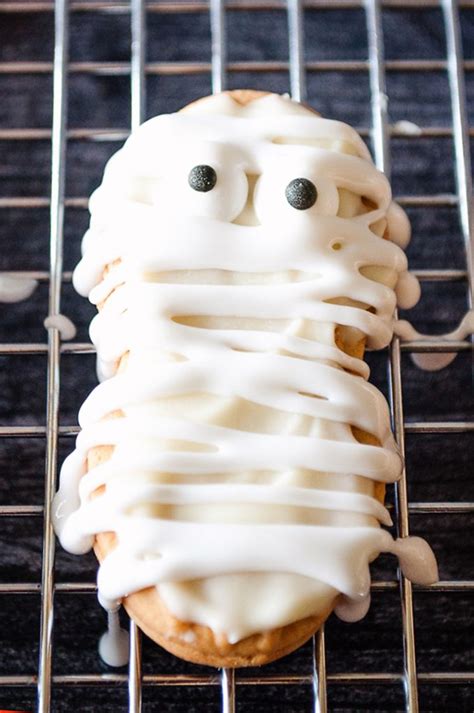 I love diy, decorating and design and like any girl…shopping and lunch! Halloween Mummy Nutter Butter Cookies