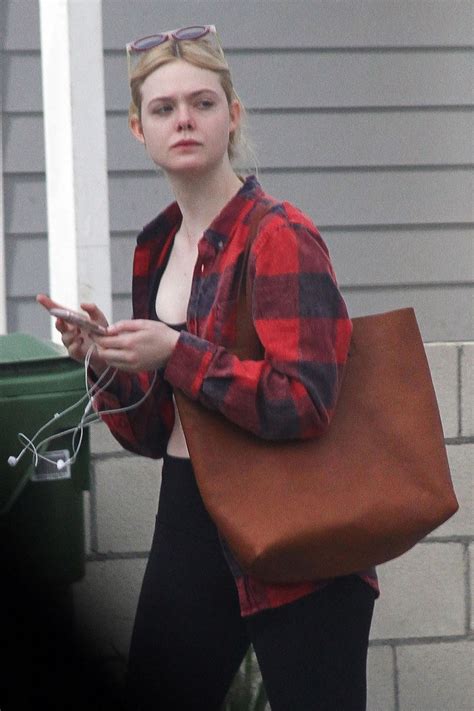 Elle Fanning Hits The Gym In Los Angeles 12202017 Celebmafia