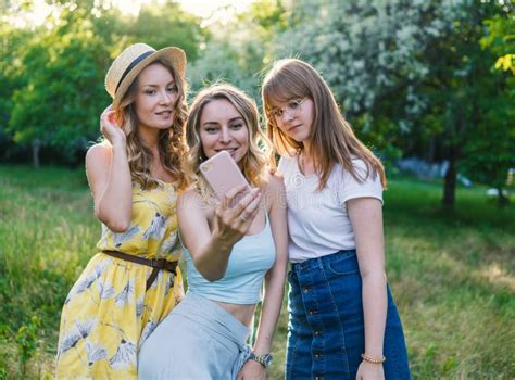 Group Of Girls Friends Take Selfie Photo Stock Image Image Of Enjoyment Nature 117762701