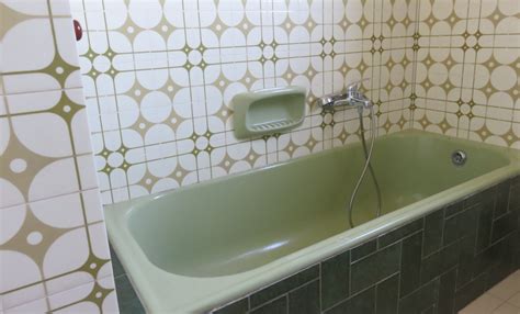 Ich habe ein kleines loch in einer (neuen) acryldusche ausgebessert und bin bester dinge, dass der schaden damit dauerhaft. Kratzer In Der Badewanne Entfernen So Geht S