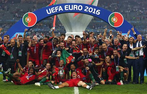 Die portugiesische fußballnationalmannschaft der männer ist eine auswahl. Portugal EM 2016 Sieger T-Shirt enthüllt - Nur Fussball