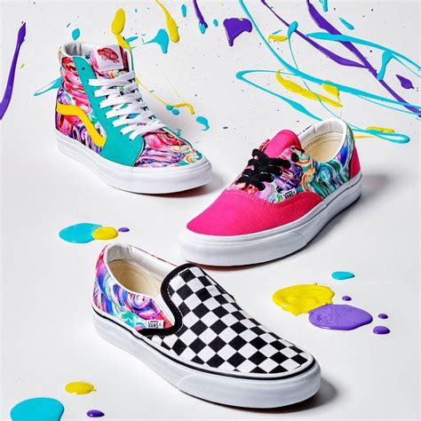 Express Yourself With The Customs Exclusive Brushstrokes Pattern